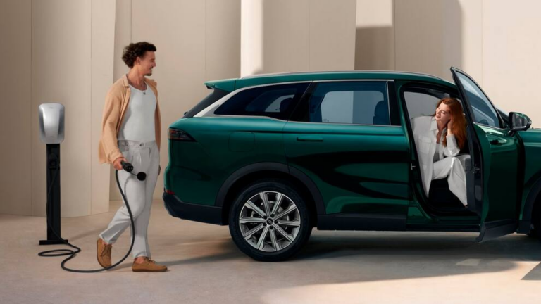 Chery suma tres SUV híbridos enchufables a su oferta en Chile